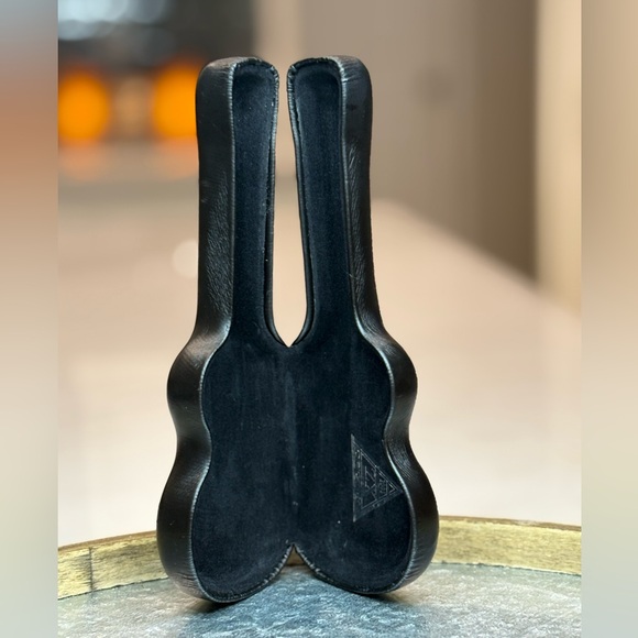 Vintage Unique Collectable Working Guitar-Shaped Watch Same Day Shipping - Picture 14 of 15